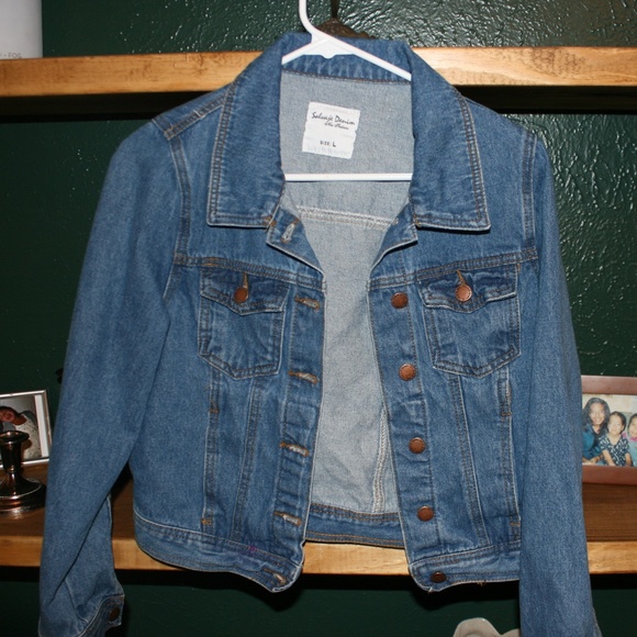 BUTTON UP JEAN JACKET - Picture 1 of 7